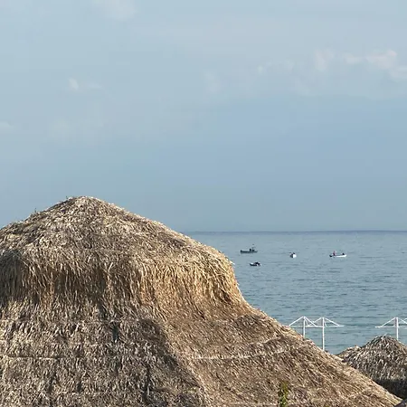 Diamond By The Sea Апартаменты *