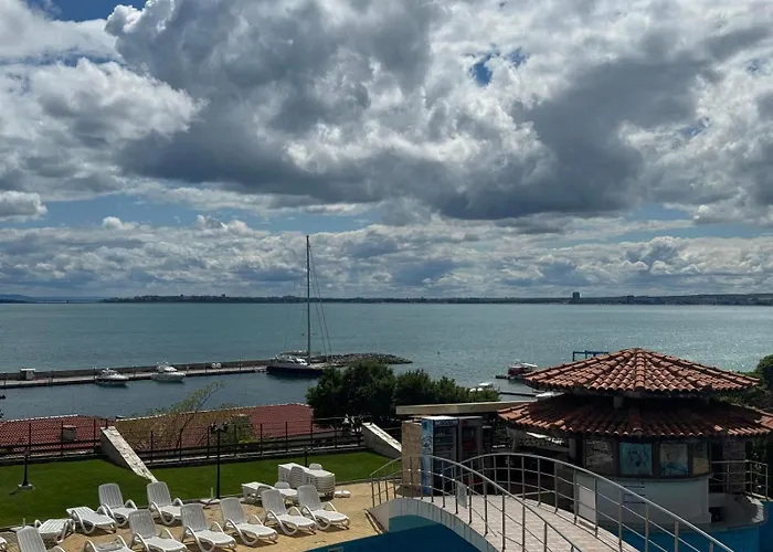 Diamond By The Sea Apartman *